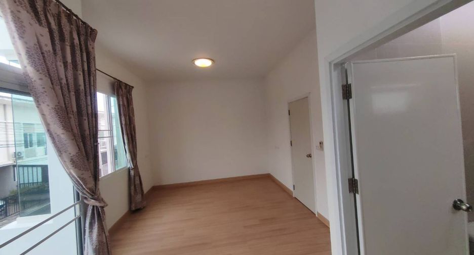 Reihenhaus zum Kauf mit 3 Zimmer in Sai Mai, Bangkok