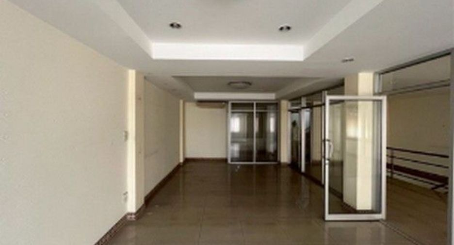 For sale 2 bedrooms retail Space in Bang Len, Nakhon Pathom
