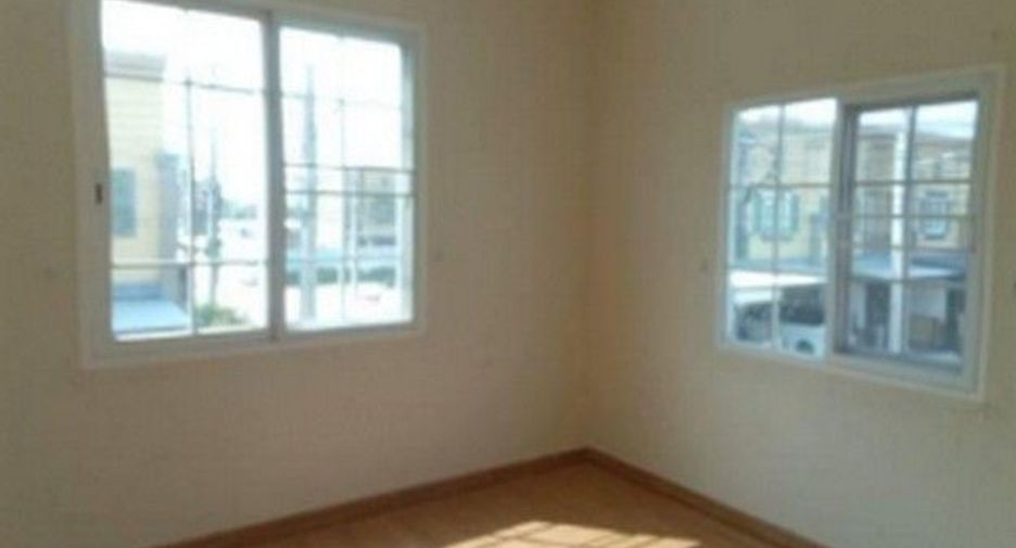 Reihenhaus zum Kauf mit 2 Zimmer in Mueang Samut Prakan, Samut Prakan