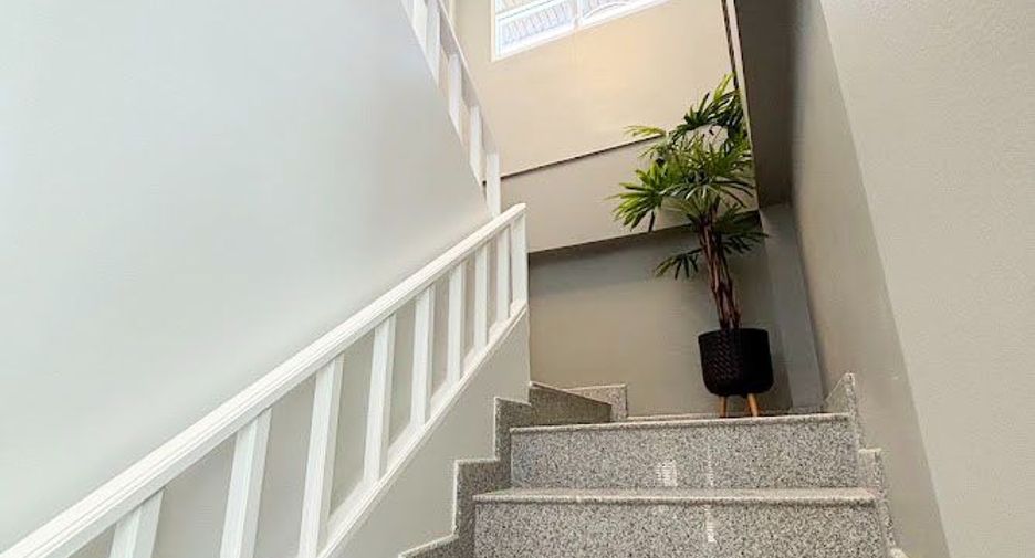 For rent 5 bedrooms villa in Bang Lamung, Chonburi