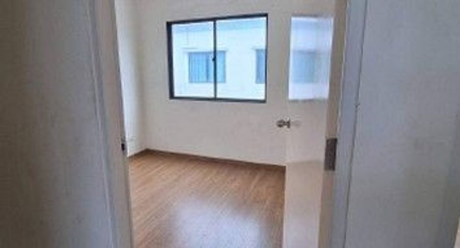 For sale 3 bedrooms townhouse in Bang Khen, Bangkok
