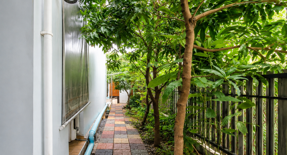 Casa adosada en venta de 3 habitaciones en Khan Na Yao, Bangkok