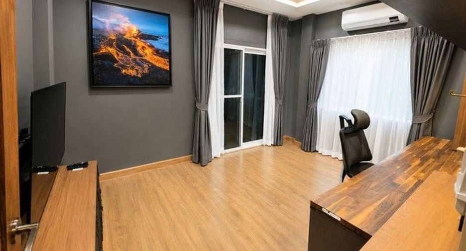 For rent 4 bedrooms house in Thanyaburi, Pathum Thani
