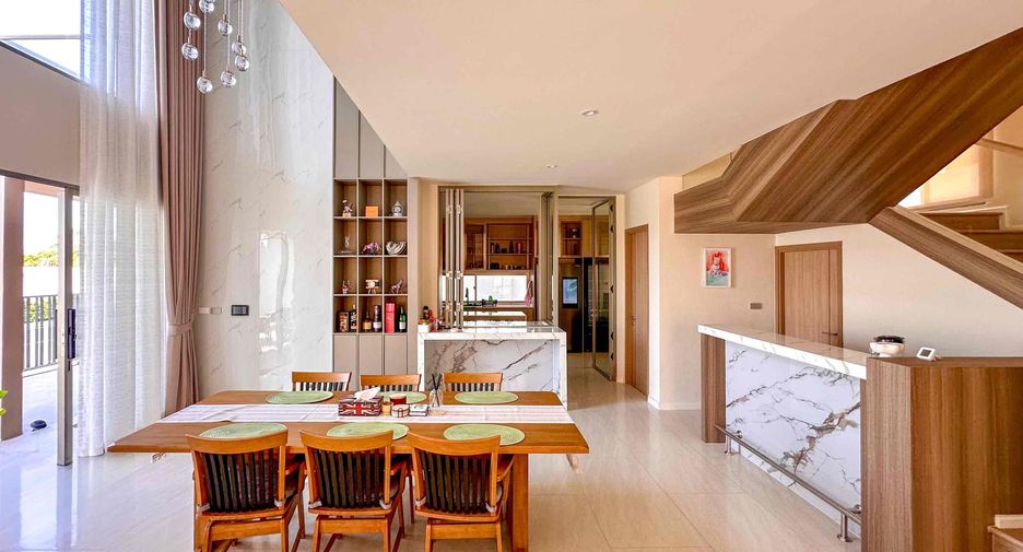 Casa en venta de 4 habitaciones en Bang Lamung, Chonburi