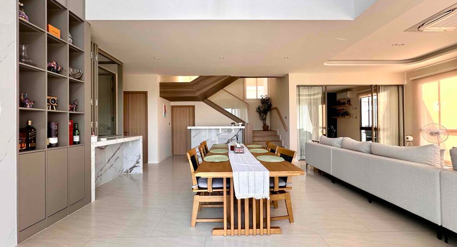 Casa en venta de 4 habitaciones en Bang Lamung, Chonburi