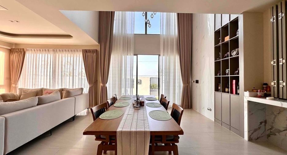 Casa en venta de 4 habitaciones en Bang Lamung, Chonburi