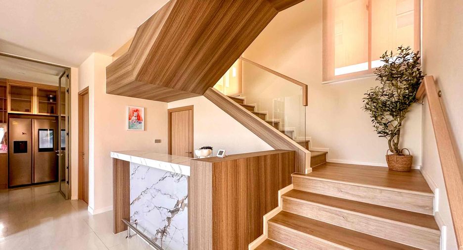 Casa en venta de 4 habitaciones en Bang Lamung, Chonburi