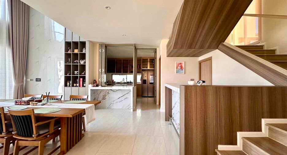 Casa en venta de 4 habitaciones en Bang Lamung, Chonburi