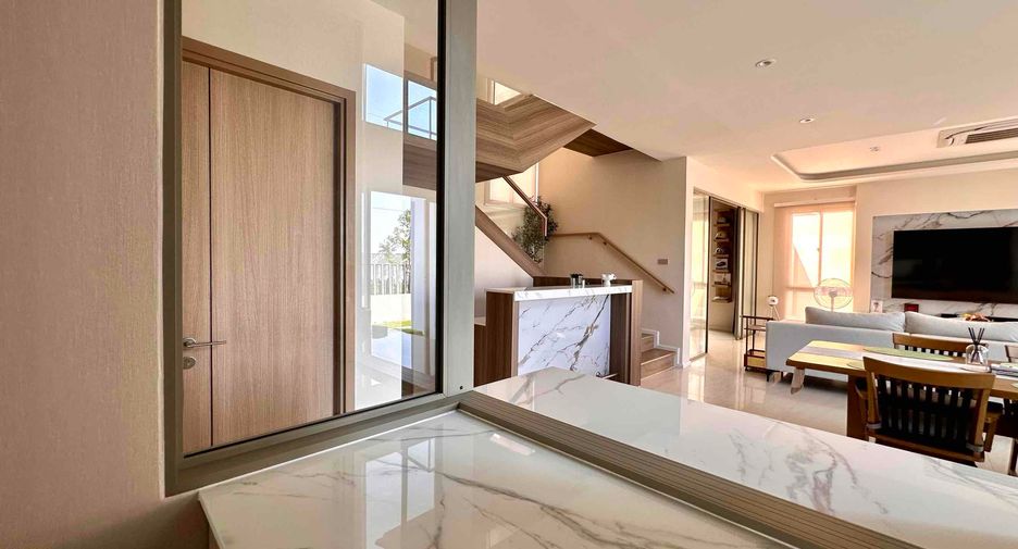 Casa en venta de 4 habitaciones en Bang Lamung, Chonburi