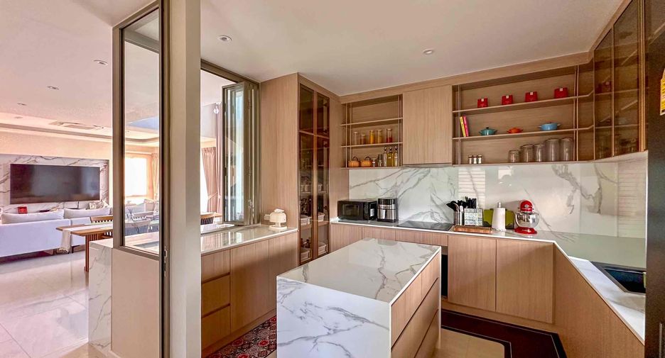 Casa en venta de 4 habitaciones en Bang Lamung, Chonburi