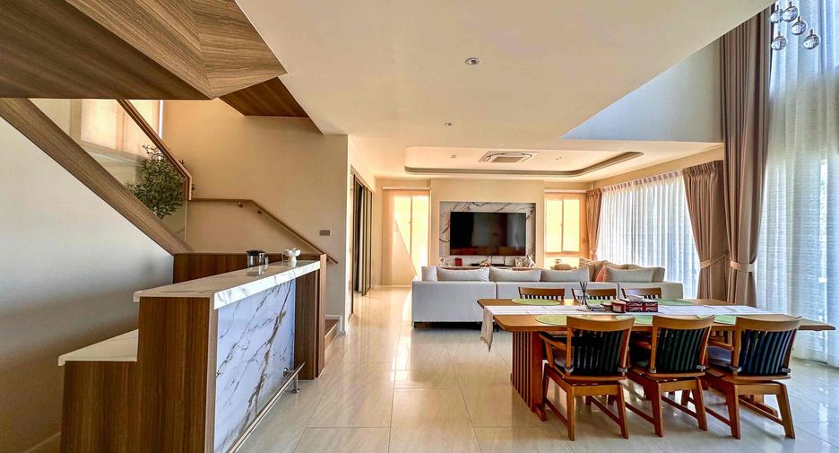 Casa en venta de 4 habitaciones en Bang Lamung, Chonburi