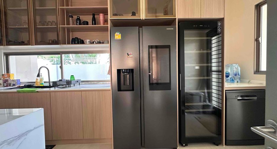 Casa en venta de 4 habitaciones en Bang Lamung, Chonburi