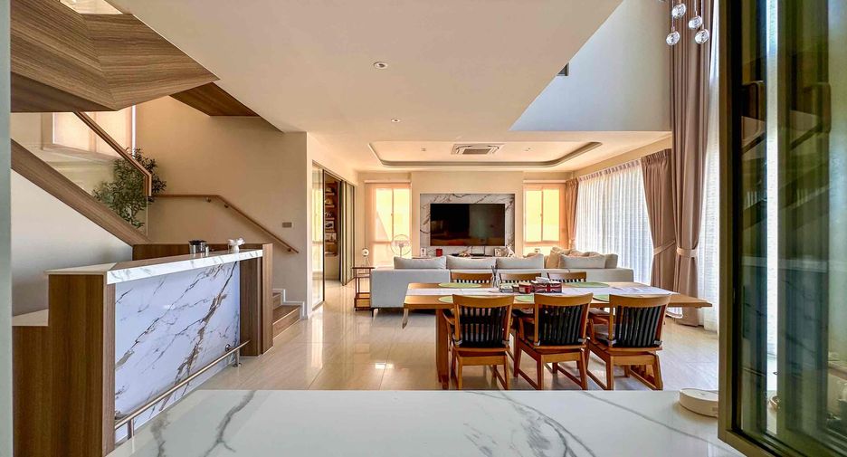 Casa en venta de 4 habitaciones en Bang Lamung, Chonburi
