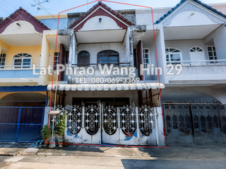For sale 2 bedrooms townhouse in Lat Phrao, Bangkok