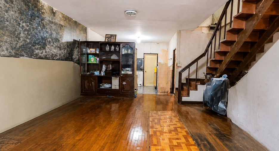 For sale 2 bedrooms townhouse in Lat Phrao, Bangkok