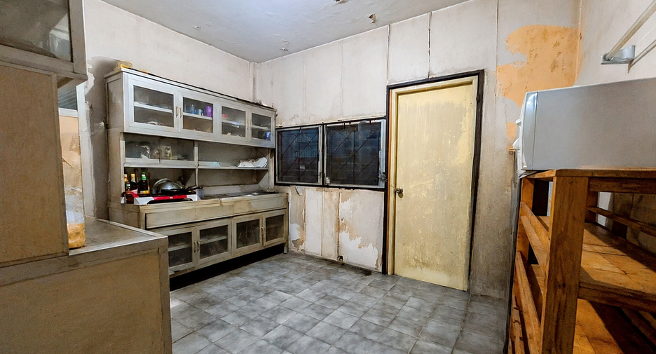 For sale 2 bedrooms townhouse in Lat Phrao, Bangkok