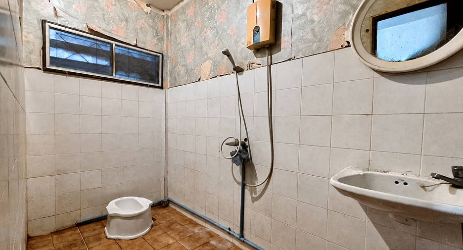 For sale 2 bedrooms townhouse in Lat Phrao, Bangkok