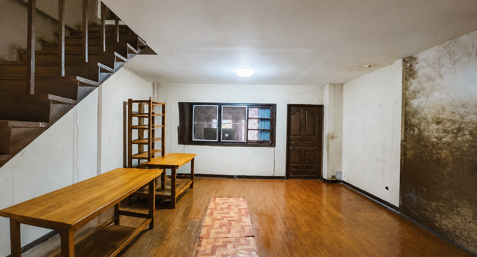For sale 2 bedrooms townhouse in Lat Phrao, Bangkok