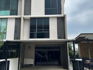 For rent 3 bedrooms house in Khan Na Yao, Bangkok
