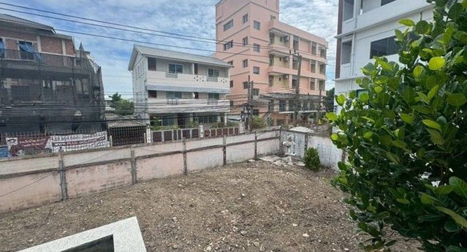 For rent 1 bed house in Watthana, Bangkok