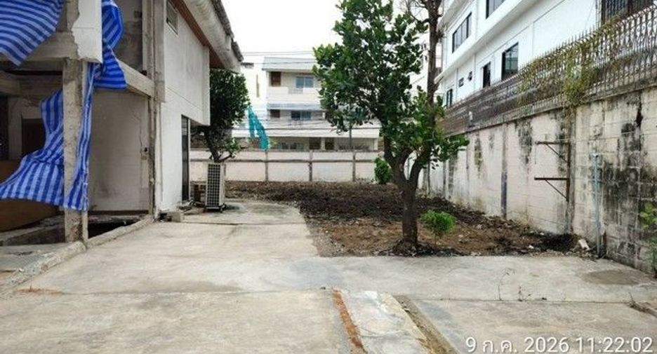 For rent 1 bed house in Watthana, Bangkok