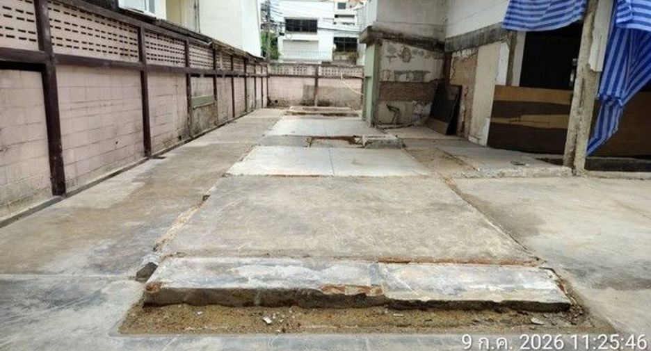 For rent 1 bed house in Watthana, Bangkok