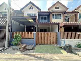 For sale 3 bedrooms townhouse in Bang Len, Nakhon Pathom