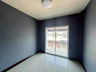 For sale 3 bedrooms townhouse in Bang Len, Nakhon Pathom