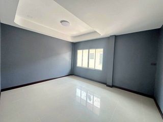 For sale 3 bedrooms townhouse in Bang Len, Nakhon Pathom