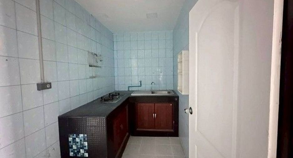 For sale 3 bedrooms townhouse in Bang Len, Nakhon Pathom