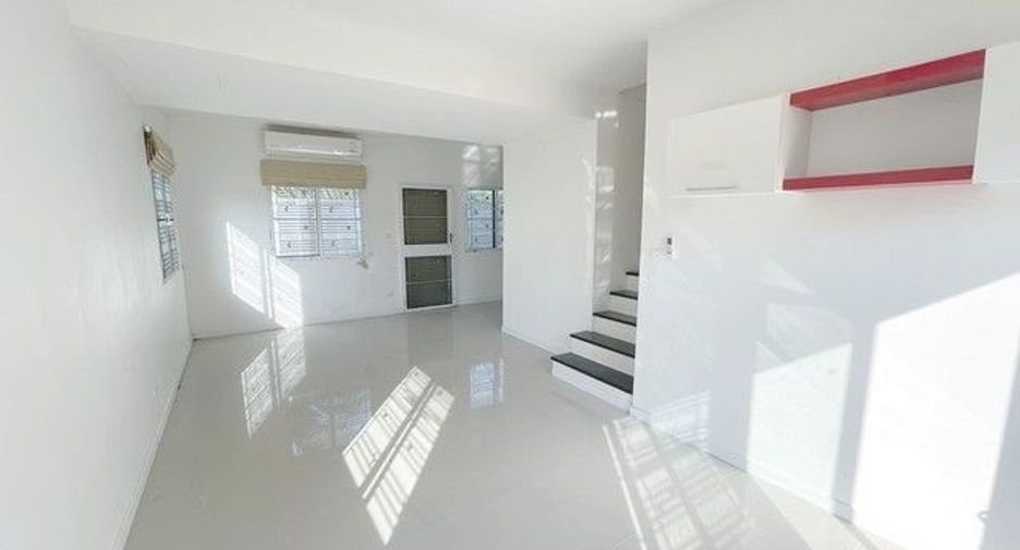 For sale 3 bedrooms townhouse in Bang Len, Nakhon Pathom