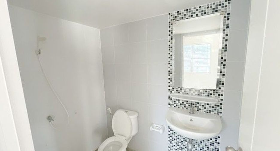 For sale 3 bedrooms townhouse in Bang Len, Nakhon Pathom