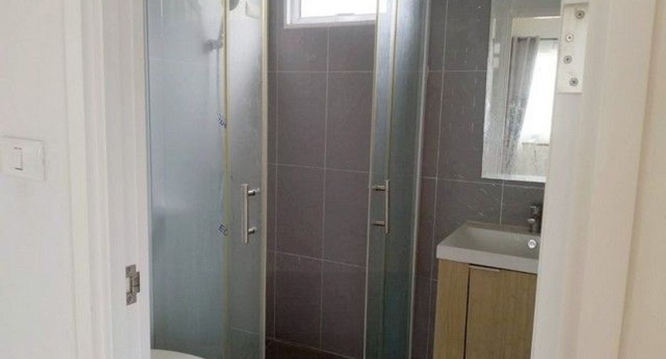 For sale 3 bedrooms townhouse in Bang Len, Nakhon Pathom
