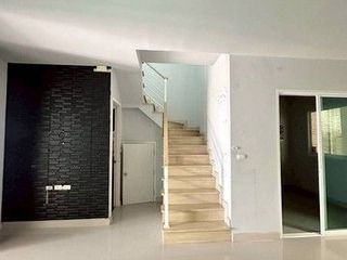 À vendre 3 chambres maison de ville à Phutthamonthon, Nakhon Pathom