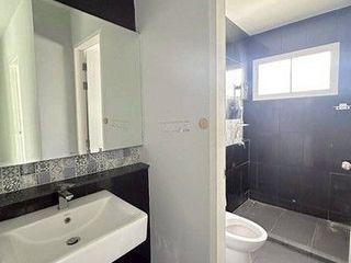 À vendre 3 chambres maison de ville à Phutthamonthon, Nakhon Pathom