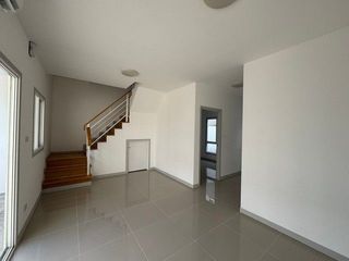 Casa adosada en venta de 4 habitaciones en Bang Len, Nakhon Pathom