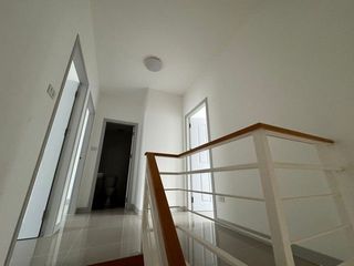 Casa adosada en venta de 4 habitaciones en Bang Len, Nakhon Pathom