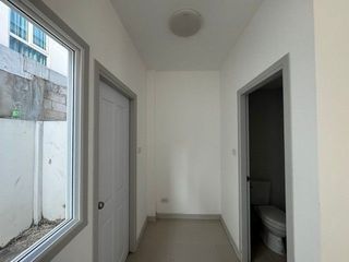 Casa adosada en venta de 4 habitaciones en Bang Len, Nakhon Pathom