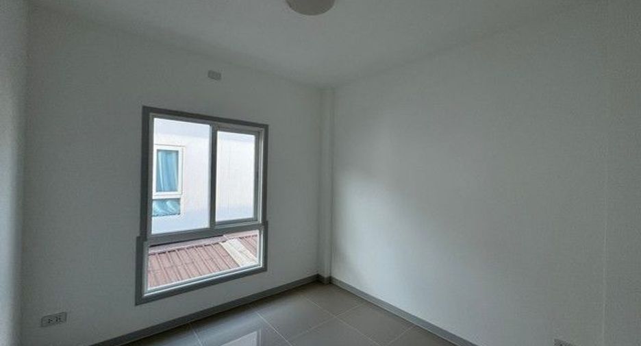 Casa adosada en venta de 4 habitaciones en Bang Len, Nakhon Pathom