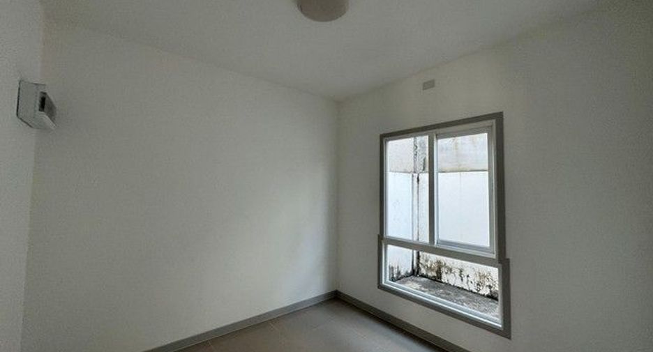 Casa adosada en venta de 4 habitaciones en Bang Len, Nakhon Pathom