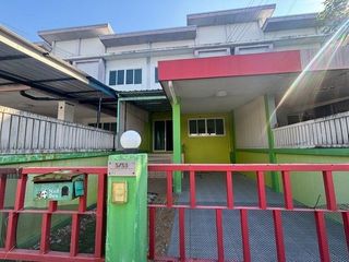 For sale 3 bedrooms townhouse in Bang Len, Nakhon Pathom