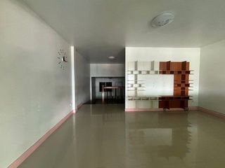 For sale 3 bedrooms townhouse in Bang Len, Nakhon Pathom