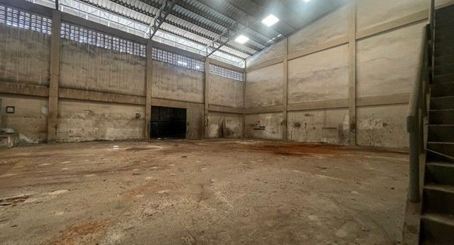 Reihenhaus zum Kauf mit 1 Zimmer in Bang Len, Nakhon Pathom