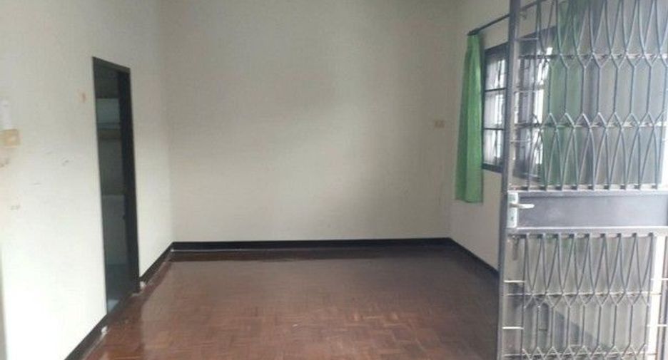 For sale 3 bedrooms townhouse in Bang Len, Nakhon Pathom