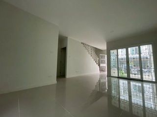 For sale 3 bedrooms townhouse in Bang Len, Nakhon Pathom