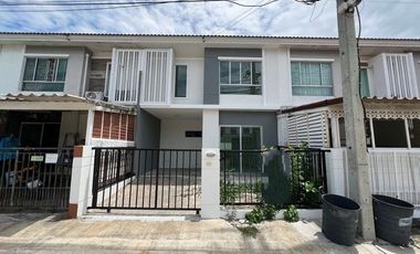 Reihenhaus zum Kauf mit 3 Zimmer in Sam Phran, Nakhon Pathom