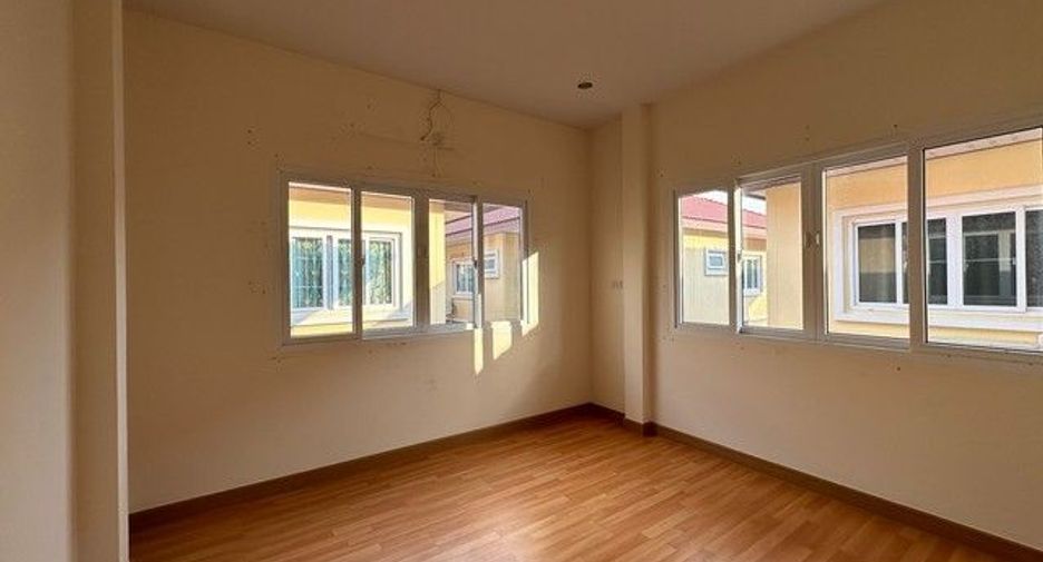 For sale 3 ベッドルーム townhouse in Phutthamonthon, Nakhon Pathom