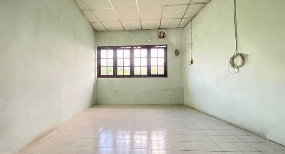 For sale 2 bedrooms townhouse in Bang Len, Nakhon Pathom