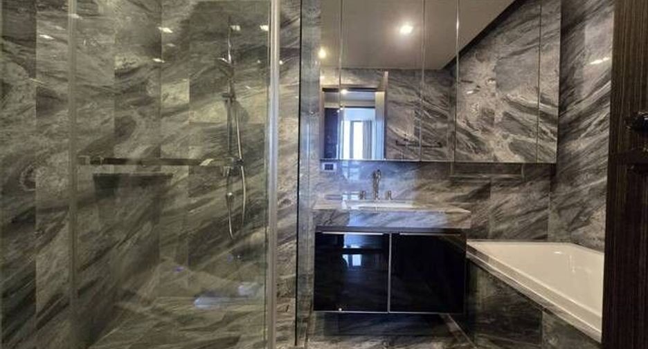 For rent 2 bedrooms condo in Phaya Thai, Bangkok