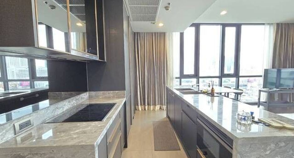 For rent 2 bedrooms condo in Phaya Thai, Bangkok
